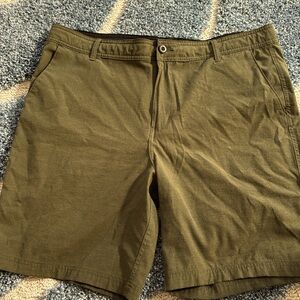 Used men’s George hybrid short